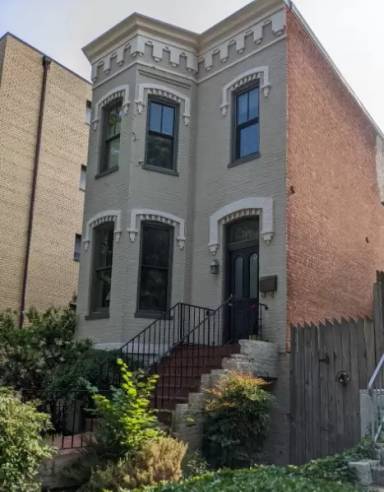 Main picture of 219 3rd St NE