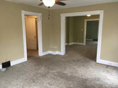 Main picture of 829 Division St