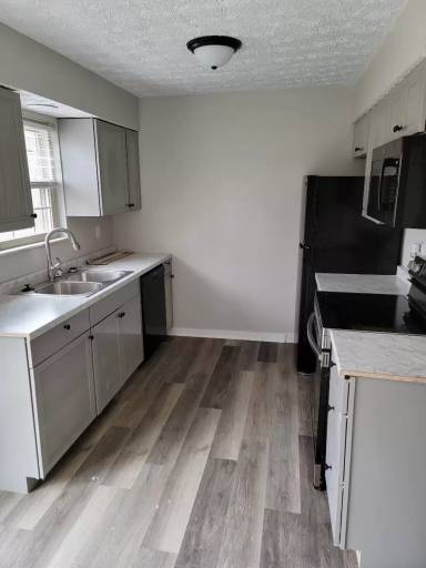 Main picture of 2381 S Breiel Blvd