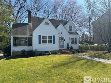 Main picture of 714 Monterey Ave
