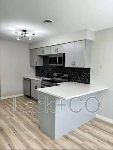 Main picture of 101 4 St