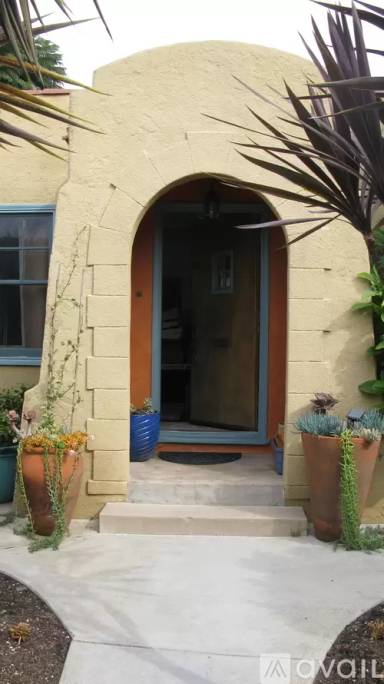 Main picture of 153 E Lewis St