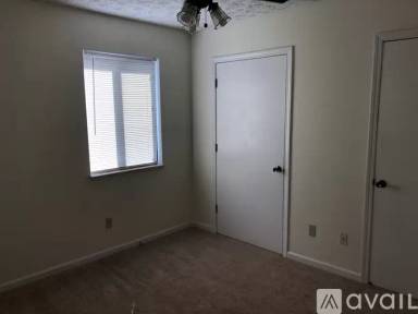 Main picture of 614 Hilltop Cir