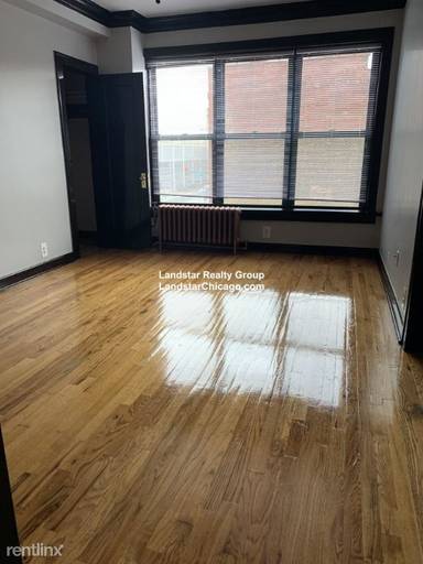 Main picture of 846 W Montrose Ave