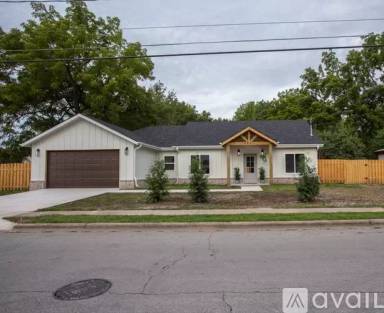 Main picture of 1617 N Hampton Ave