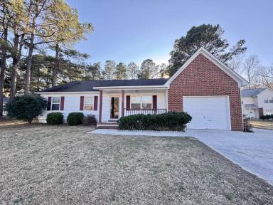 Main picture of 105 Sweetwater Dr