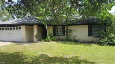 Main picture of 1809 Southwood Dr