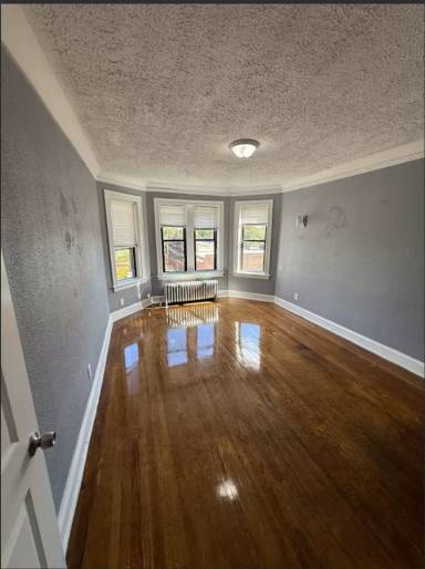 Main picture of 1651 E 74th Pl