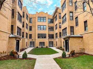 Main picture of 2618-26 N Rockwell St