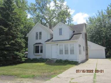 Main picture of 109 Balsam Ave E