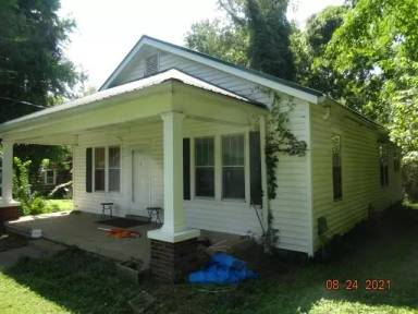 Main picture of 89 Lyle Ln