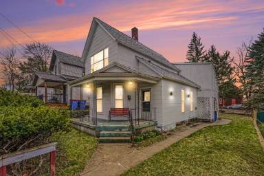 Main picture of 38 Grove St NE