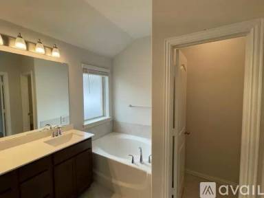 Main picture of 1900 Briar Hill Dr