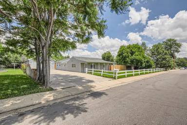 Main picture of 5865 W 2nd Ave