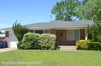Main picture of 501 Fleetwood Dr