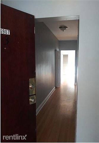 Main picture of 6901-17 S Paxton Ave & 2211-17 E 69th St