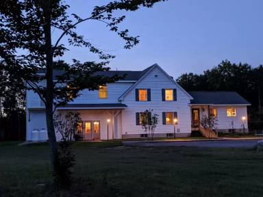 Main picture of 18 Woods Rd