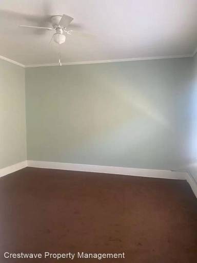 Main picture of 323 W 4th St