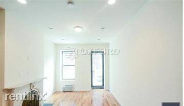 Main picture of 151 E 71st St
