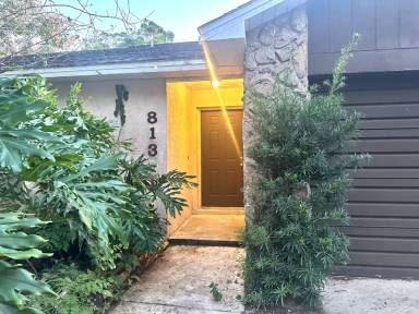 Main picture of 8130 Rolling Log Dr