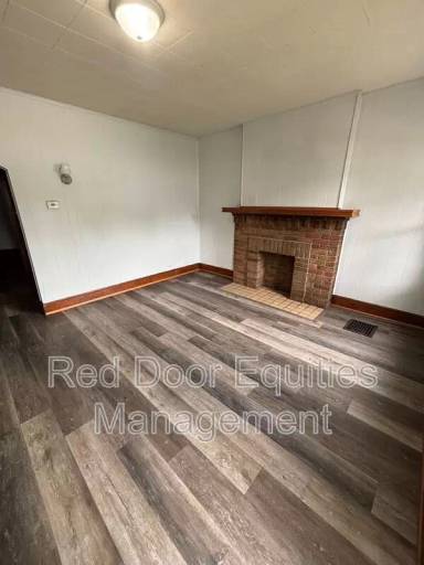 Main picture of 405 W Wheeling St