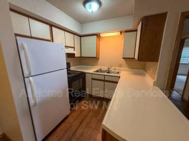 Main picture of 2850 S Rogers Ave