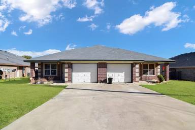 Main picture of 205 W Arlo Rd