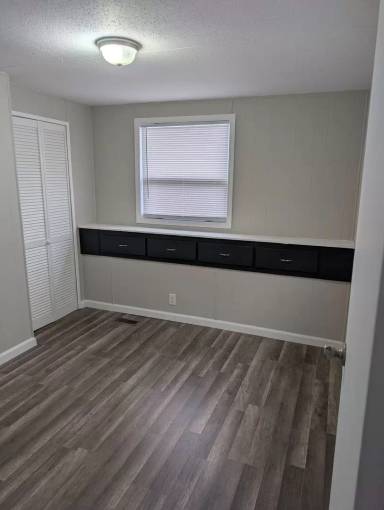 Main picture of 112 S Balsam Ave