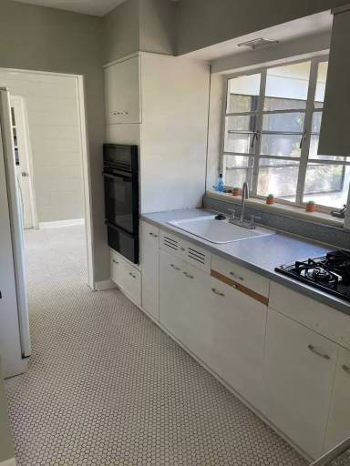 Main picture of 1613 Normandy Dr