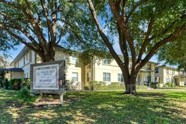 Main picture of Upgraded Apartments In Arlington Heights