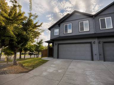 Main picture of 4804 NE 124th Ct