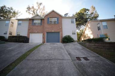 Main picture of 3117 Camelliawood Cir W
