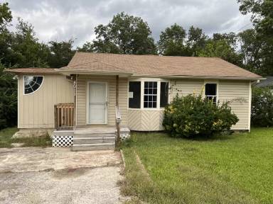 Main picture of 4011 8th Ave