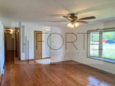 Main picture of 27673 US Route 11