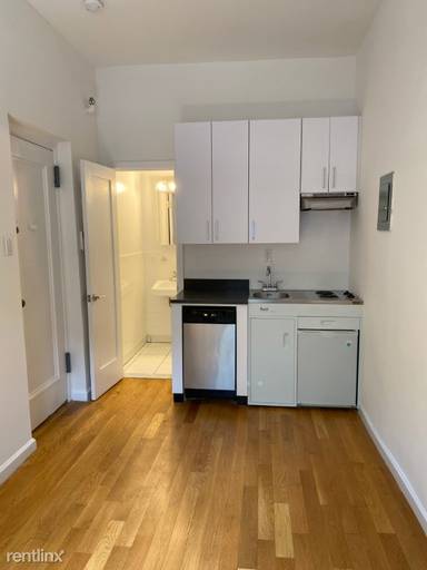 Main picture of 49 W 11th St