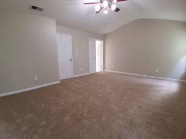 Main picture of 1031 Maple Leaf Dr