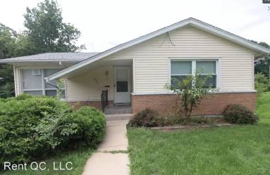 Main picture of 1032 Bridge Ave