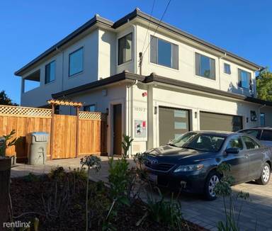 Main picture of 1020 W Riverside Way