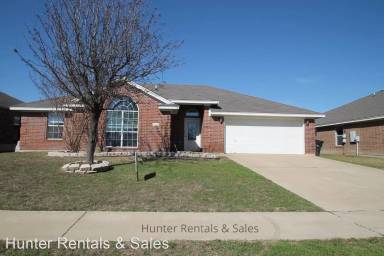 Main picture of 2603 Lavender Ln