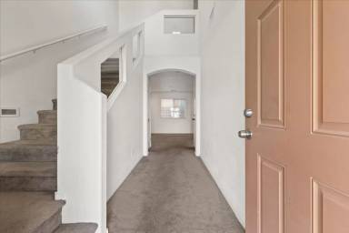 Main picture of 9267 Hollander Ave