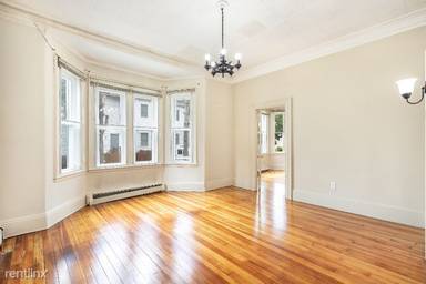 Main picture of 28 Chestnut St