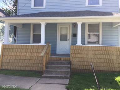 Main picture of 19 E 8th St