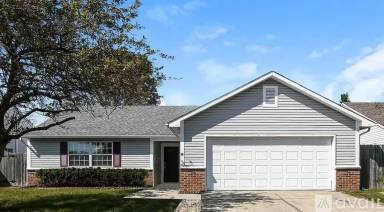 Main picture of 14 Lake Dr N
