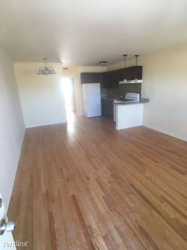 Main picture of 8500 Waukegan Rd