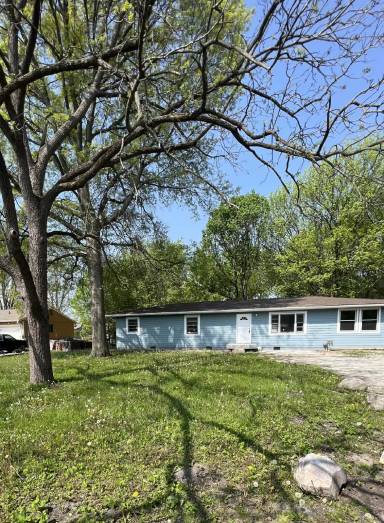 Main picture of 2448 N Irwin St
