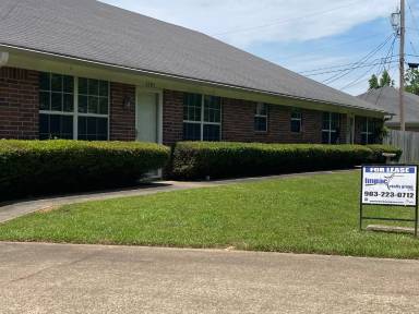 Main picture of 4903 N Park Rd