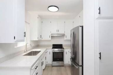 Main picture of 346 N Louise St