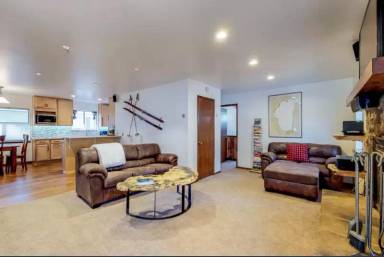 Main picture of 889 Tallac Ave