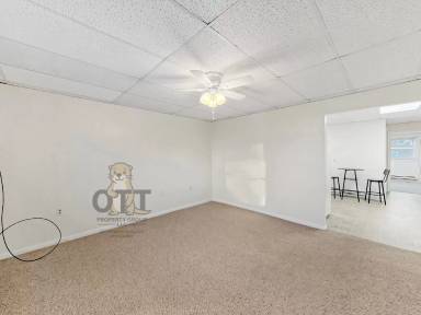 Main picture of 301 N Julian St