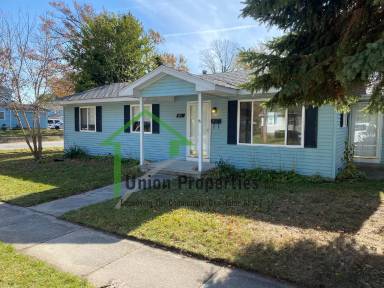 Main picture of 904 Riverview St